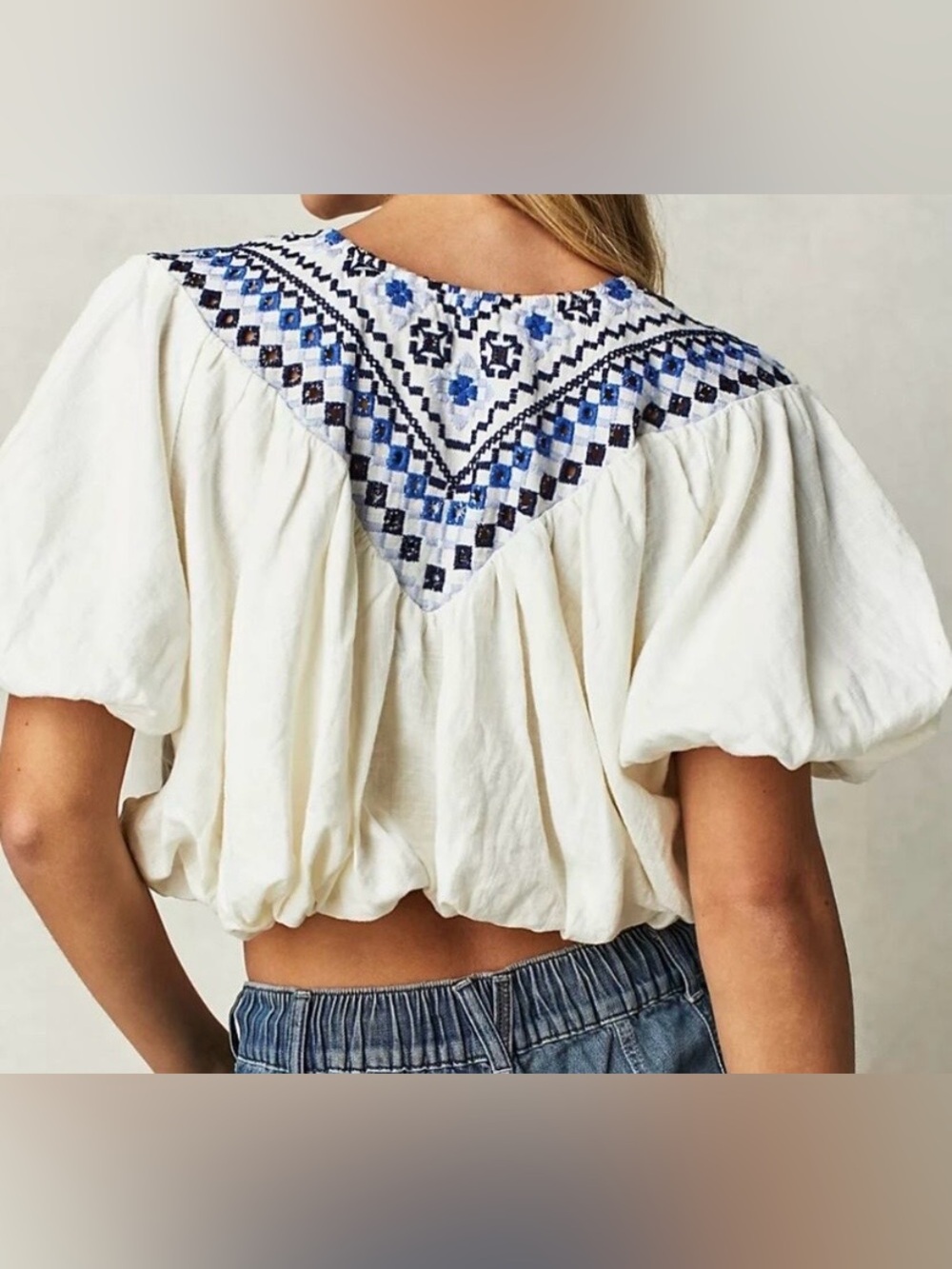 Free People Joni Cropped Peasant Top Sz XS Ivory w/Blue Embroidery Boho - Picture 9 of 13